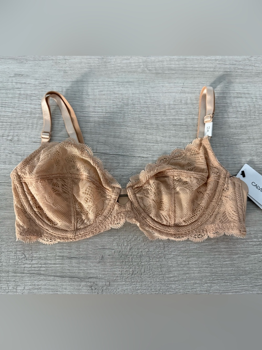 Calvin Klein Women’s Tan Seductive Comfort With Lace Full Coverage Bra Size 32B